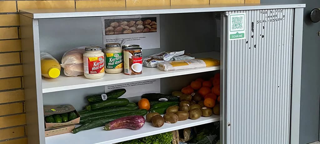 bild von einem Lebensmittelschrank